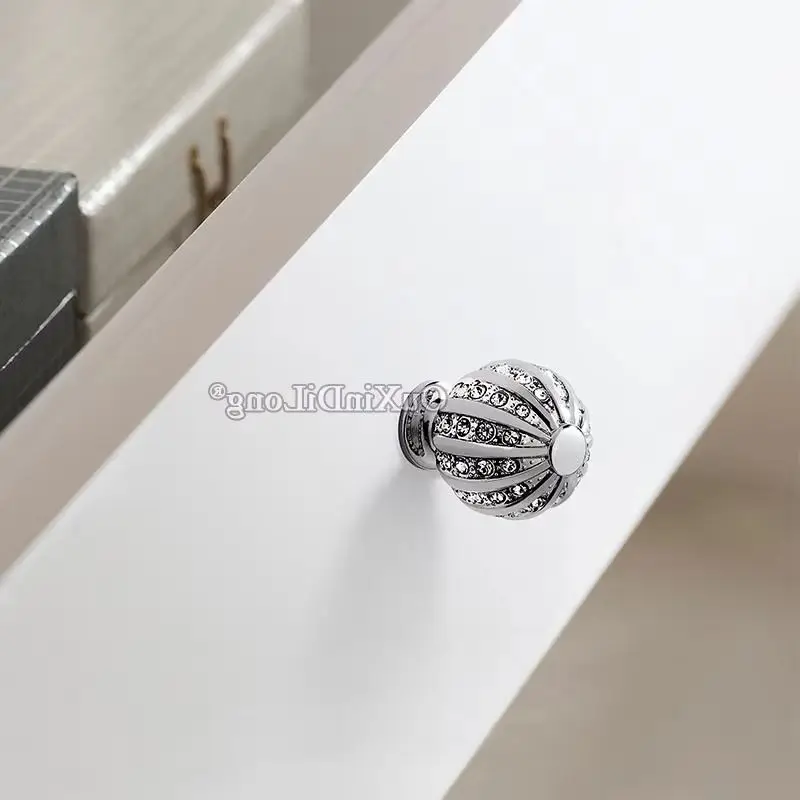 Luxury 4PCS Zinc Alloy Inlaid Crystal Furniture Handle Drawer Knobs Cupboard Wardrobe Kitchen Closet Dresser Cabinet Pulls Knobs
Luxury 4PCS Zinc Alloy Inlaid Crystal Furniture Handle Drawer Knobs Cupboard Wardrobe Kitchen Closet Dresser Cabinet Pulls Knobs
