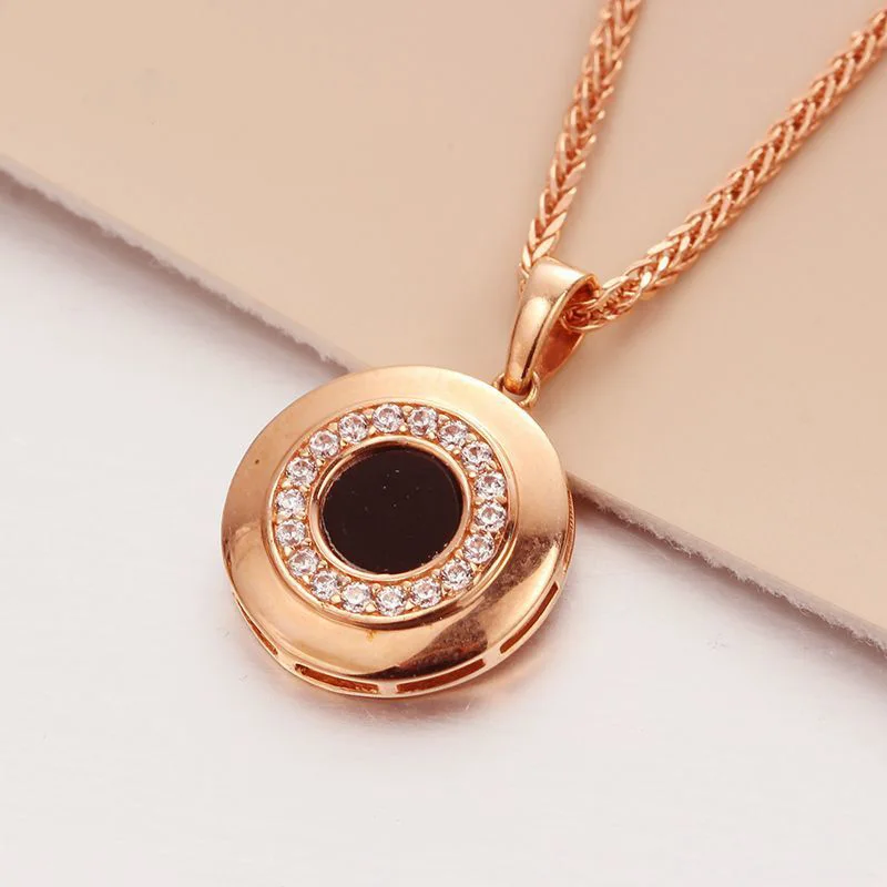 585 Purple Gold necklaces Plated 14K Rose Gold clavicle chain Inlaid with circular Black Agate Pendant Simple Classic Jewelry
585 Purple Gold necklaces Plated 14K Rose Gold clavicle chain Inlaid with circular Black Agate Pendant Simple Classic Jewelry