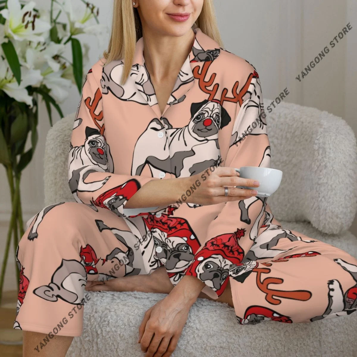 Women's Pajamas Long-sleeved Girl Loungewear Two-piece Set Pug Dog With Xmas Hats Pajamas for Autumn Spring
Women's Pajamas Long-sleeved Girl Loungewear Two-piece Set Pug Dog With Xmas Hats Pajamas for Autumn Spring