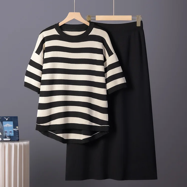 Women's Skirt Two Piece Set Stripe Knitted Pullover Sweater Solid Color Skirts 2 Piece Sets Temperament Elegant Female Clothing
Women's Skirt Two Piece Set Stripe Knitted Pullover Sweater Solid Color Skirts 2 Piece Sets Temperament Elegant Female Clothing