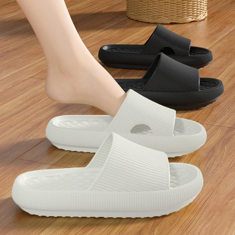 Летние нескользящие мягкие тапочки-облака 4 см, женские удобные пляжные шлепанцы на толстой платформе из ЭВА, женские домашние шлепанцы для пары, ванной комнаты 
Летние нескользящие мягкие тапочки-облака 4 см, женские удобные пляжные шлепанцы на толстой платформе из ЭВА, женские домашние шлепанцы для пары, ванной комнаты