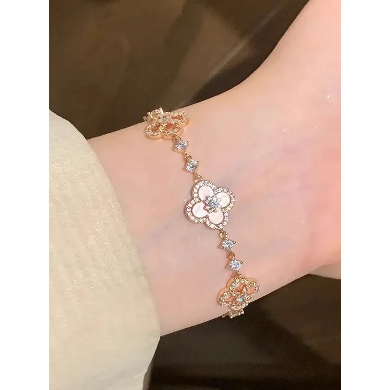 2026 new Victoria VH Jie Four Le Clover Bracelet Women's Luxury mat Design Ele Hand Jewelry Faion Accories ROBOTD
2026 new Victoria VH Jie Four Le Clover Bracelet Women's Luxury mat Design Ele Hand Jewelry Faion Accories ROBOTD