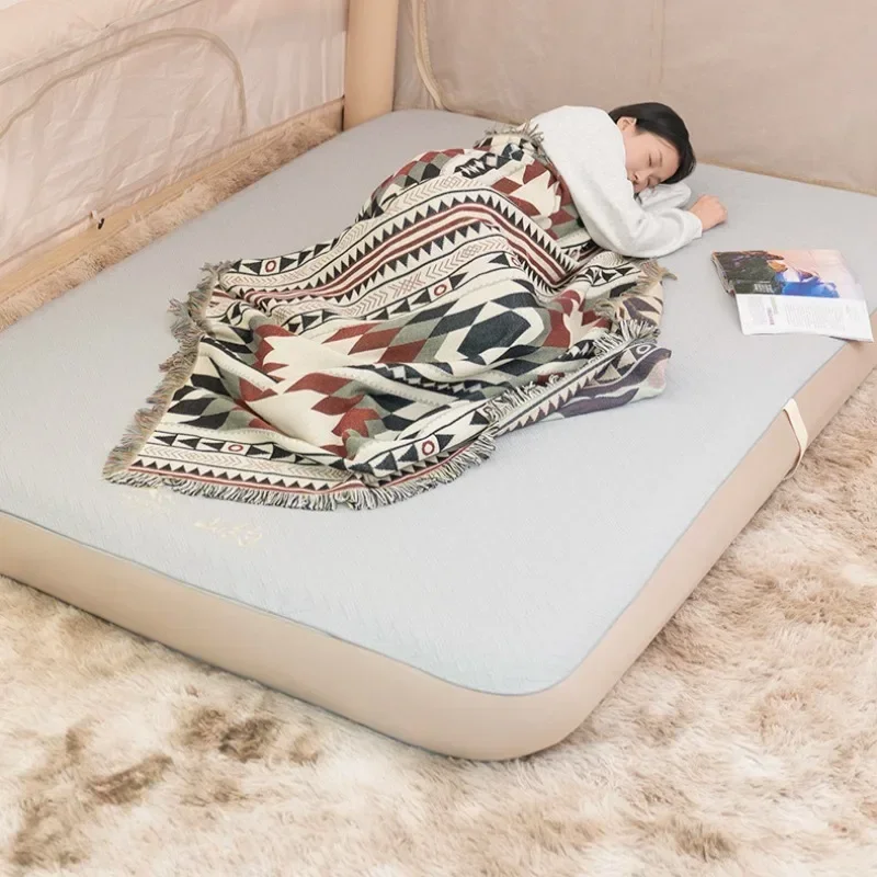Wire-drawing Automatic Air Mattress Outdoor Camping Adjustable Cold Resistance Professional Air Mattresses Camp Sleeping Gears
Wire-drawing Automatic Air Mattress Outdoor Camping Adjustable Cold Resistance Professional Air Mattresses Camp Sleeping Gears