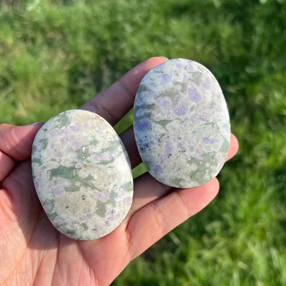 Natural Snowflake Auspicious Jade Palmstone Ideal for Christmas and Easter Boho Style for Collectibles and Educational Use
Natural Snowflake Auspicious Jade Palmstone Ideal for Christmas and Easter Boho Style for Collectibles and Educational Use