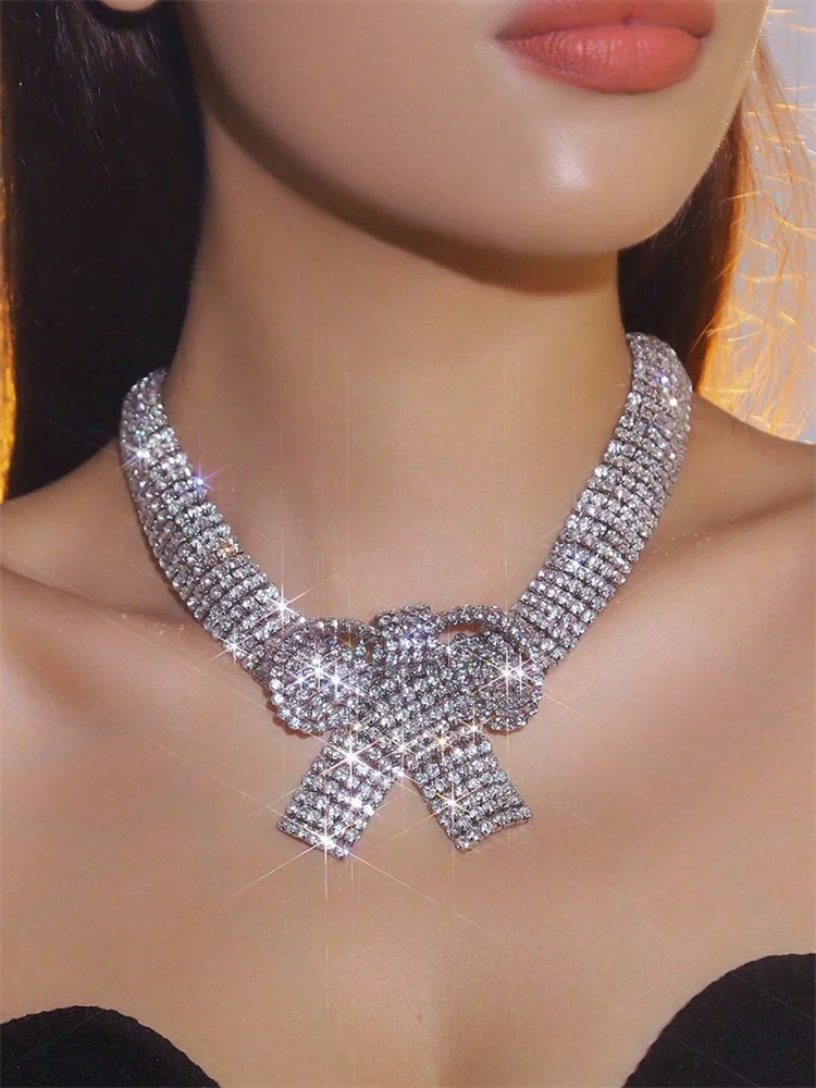 1 PCS Women Rhinestone Shiny crystal Bow Choker Necklace Jewelry Chunky Crystal Collar Chain Choker Wedding dress accessories
1 PCS Women Rhinestone Shiny crystal Bow Choker Necklace Jewelry Chunky Crystal Collar Chain Choker Wedding dress accessories