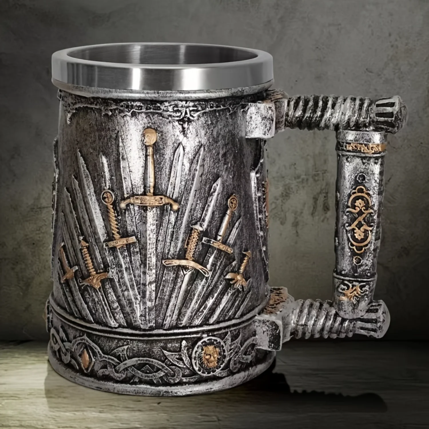 1pc, Swords Beer Mug, Stainless Steel And Resin Coffee Mug, 20.29oz Coffee Cups, Vintage Water Cups, Summer Winter Drinkware, B
1pc, Swords Beer Mug, Stainless Steel And Resin Coffee Mug, 20.29oz Coffee Cups, Vintage Water Cups, Summer Winter Drinkware, B