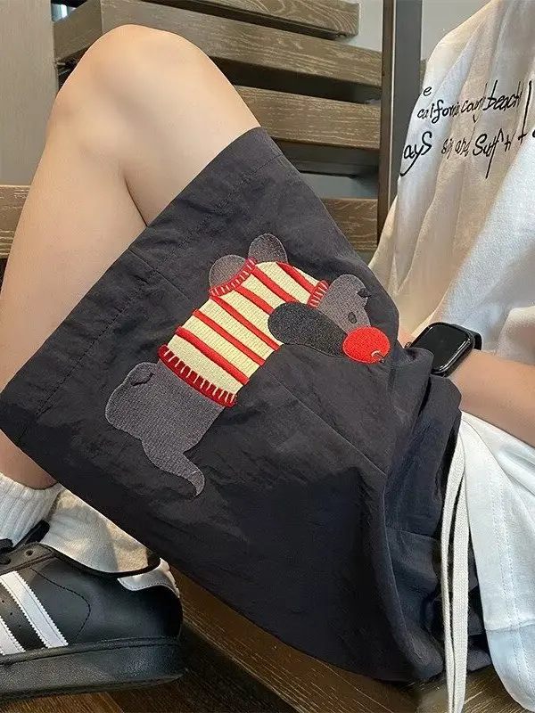 Мужские спортивные шорты больших размеров, дышащие, повседневные, свободного кроя, длиной пять дюймов, летние, модные, молодежные, активные, с мультяшным принтом, повседневные брюки
Мужские спортивные шорты больших размеров, дышащие, повседневные, свободного кроя, длиной пять дюймов, летние, модные, молодежные, активные, с мультяшным принтом, повседневные брюки