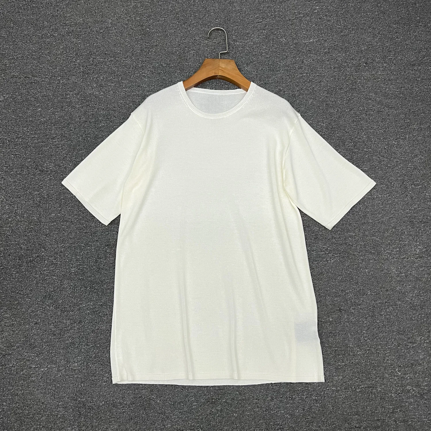 Dave&di Minimalist Nordic Office Ladies Lyocell Comfortable Round Neck Short Sleeve T-shirt Solid Color Knit Top Summer T-shirt
Dave&di Minimalist Nordic Office Ladies Lyocell Comfortable Round Neck Short Sleeve T-shirt Solid Color Knit Top Summer T-shirt