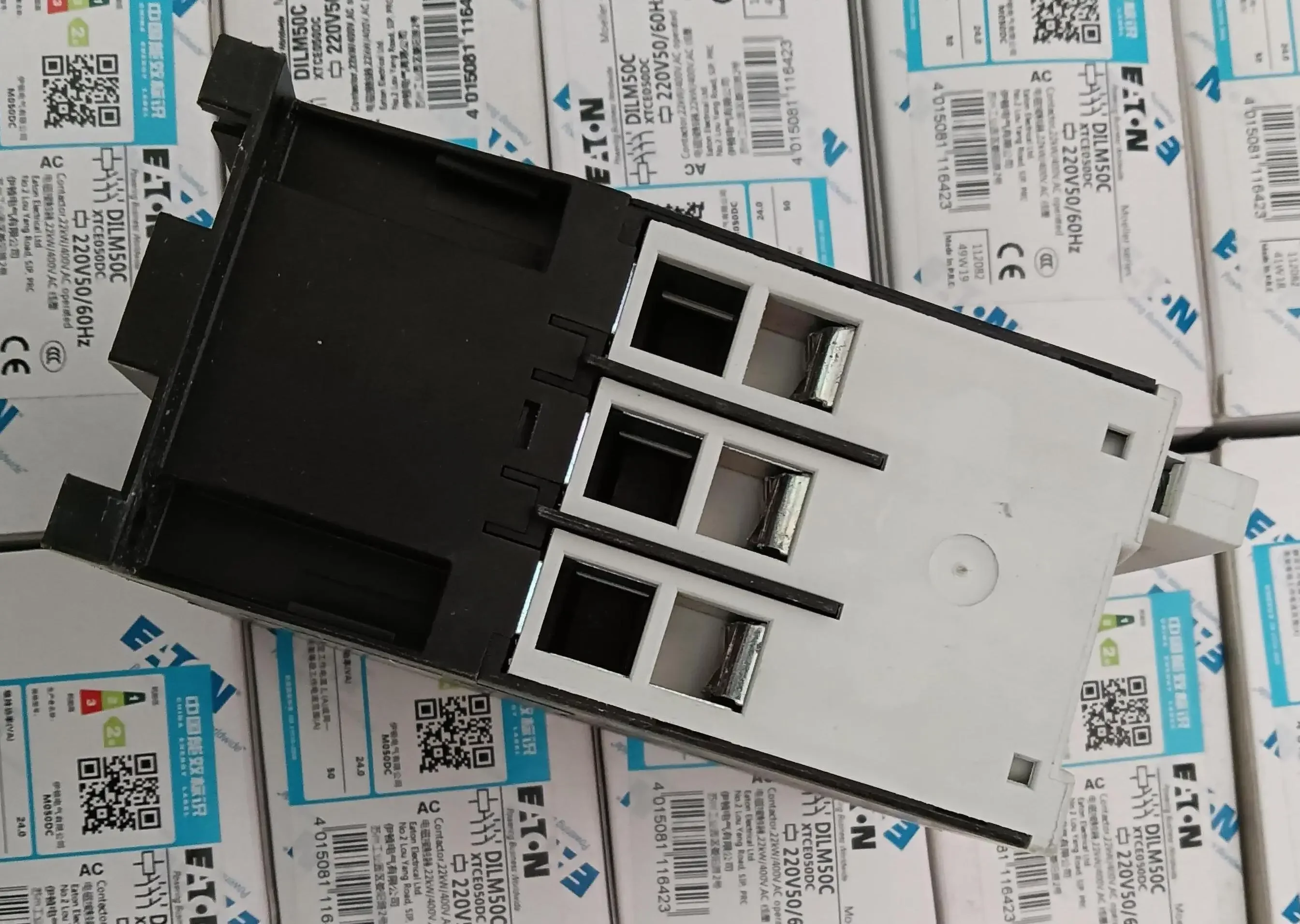 New Original small contactor DILM50C
New Original small contactor DILM50C