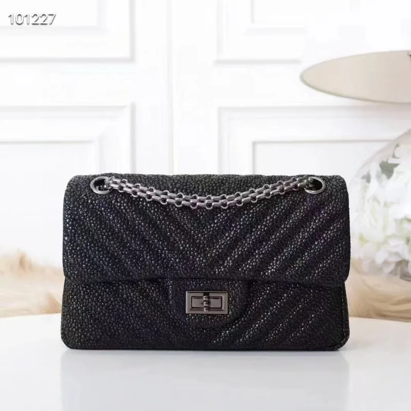 2026 new fashionable diamond grid chain bag, genuine leather women's bag, high-end and versatile shoulder bag, crossbody bag
2026 new fashionable diamond grid chain bag, genuine leather women's bag, high-end and versatile shoulder bag, crossbody bag
