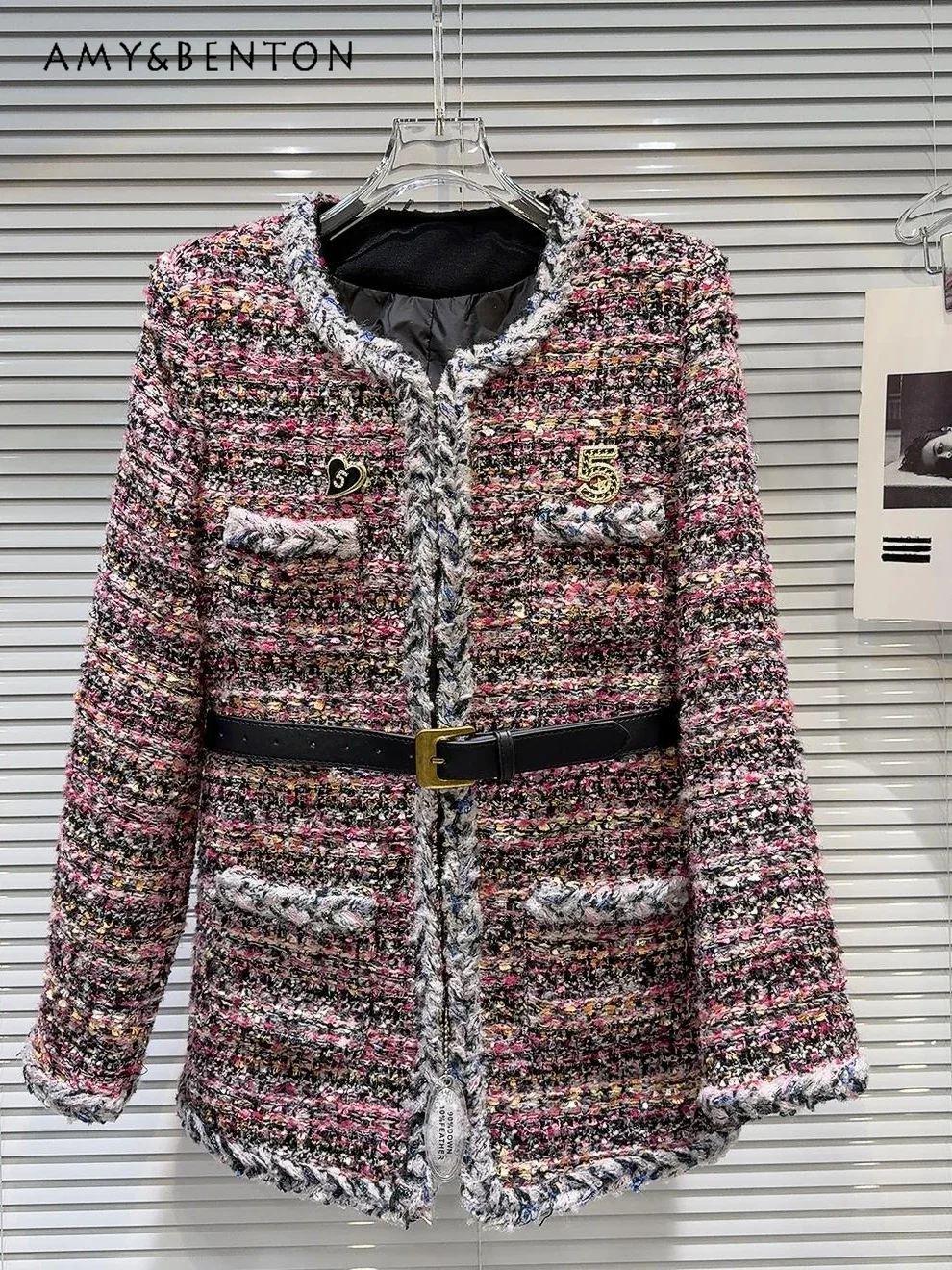 Winter New French Temperament Woven Tweed Down Inner Jacket Women Belt Slim Commuter Style Patchwork Mid-length Thickened Coat
Winter New French Temperament Woven Tweed Down Inner Jacket Women Belt Slim Commuter Style Patchwork Mid-length Thickened Coat