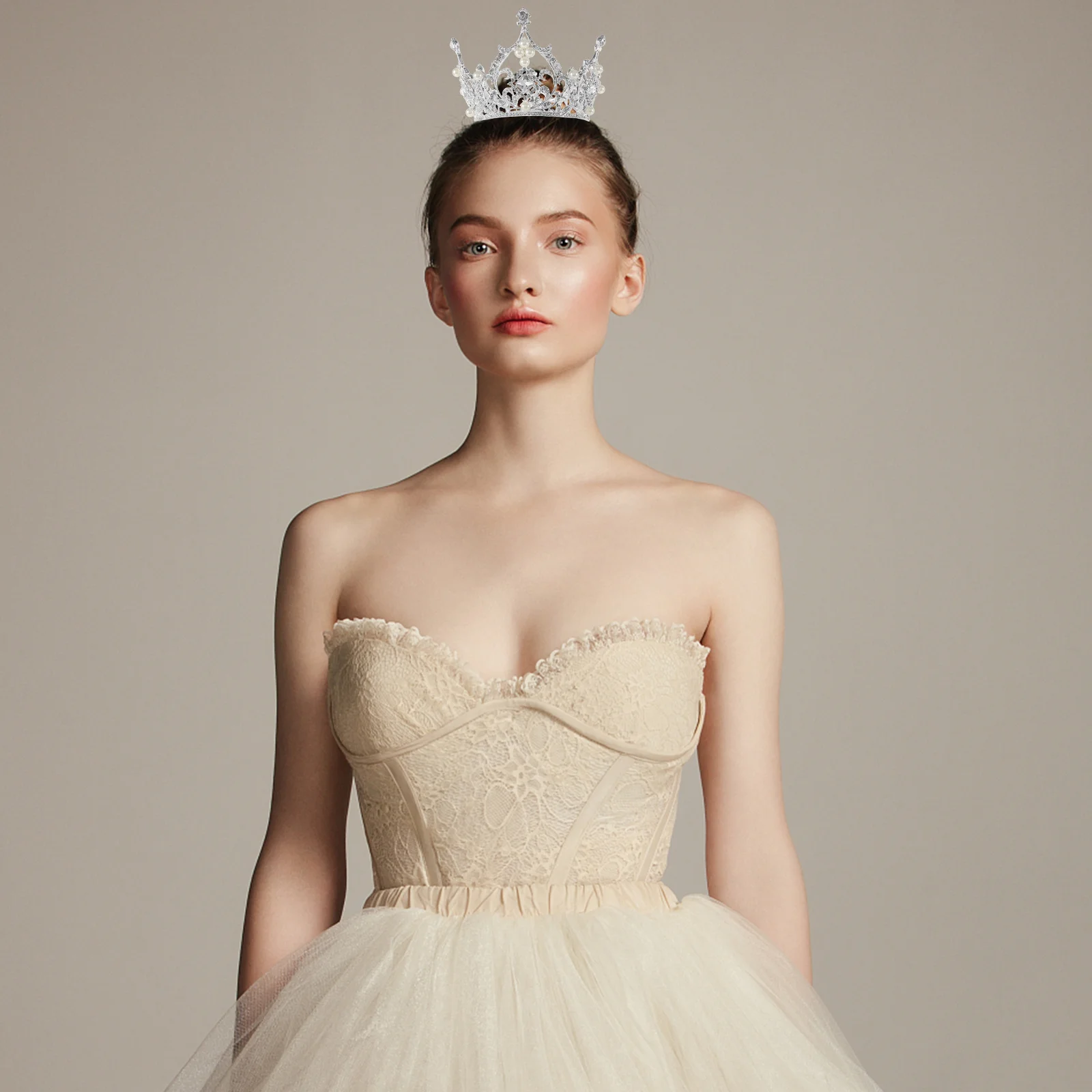 Elegant Baroque Crown White Round Rhinestone Tiara for Women Wedding Engagement Princess Crown Retro Headpiece Jewelry
Elegant Baroque Crown White Round Rhinestone Tiara for Women Wedding Engagement Princess Crown Retro Headpiece Jewelry