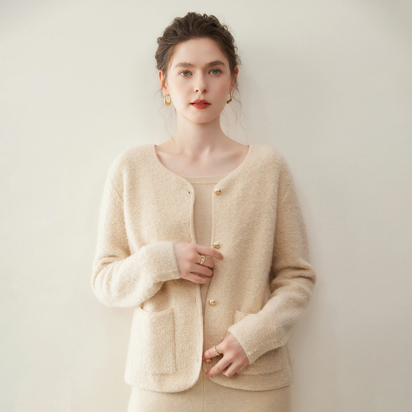MEELEX Elegant Autumn Winter Woman 100% Cashmere Sweater New Fashion O-neck Cardigan Tops Women Knitted Sweater With Pockets
MEELEX Elegant Autumn Winter Woman 100% Cashmere Sweater New Fashion O-neck Cardigan Tops Women Knitted Sweater With Pockets