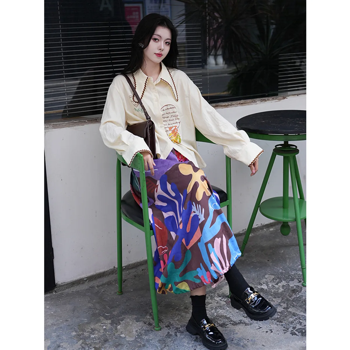 Van Gogh-Inspired Retro Print Blouse & Midi Skirt Set for Women
Van Gogh-Inspired Retro Print Blouse & Midi Skirt Set for Women