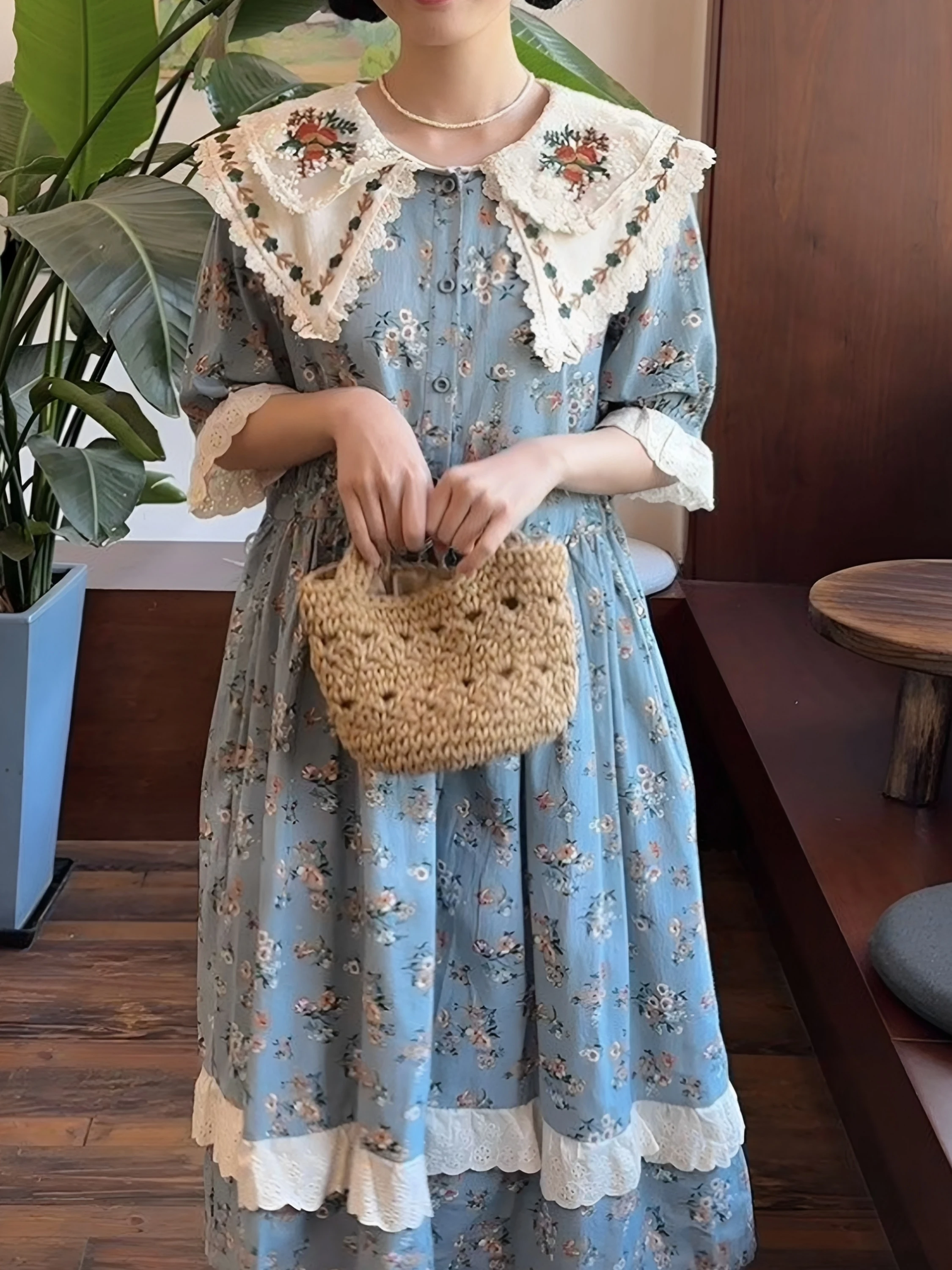 Large Size Summer Floral Print Dress with Puffy Sleeves And Collar for Women Casual Breathable Comfortable A-Line Midi Dress
Large Size Summer Floral Print Dress with Puffy Sleeves And Collar for Women Casual Breathable Comfortable A-Line Midi Dress