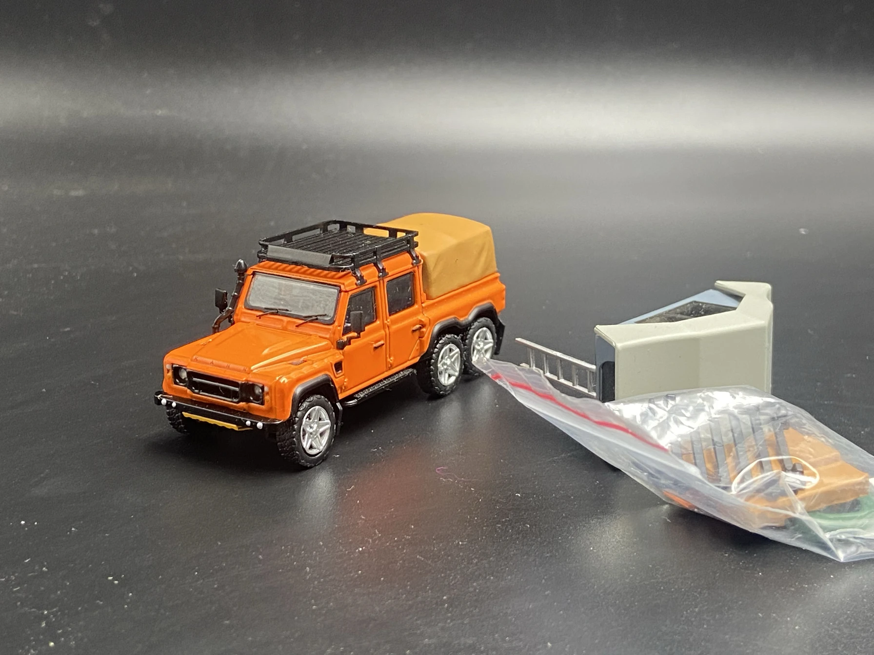 Diecast GCD 1/64 Scale Land Rover DEFENDER 6×6 Camper Van Alloy Car Model Collectible Toy Gift Souvenir Display Ornamen
Diecast GCD 1/64 Scale Land Rover DEFENDER 6×6 Camper Van Alloy Car Model Collectible Toy Gift Souvenir Display Ornamen