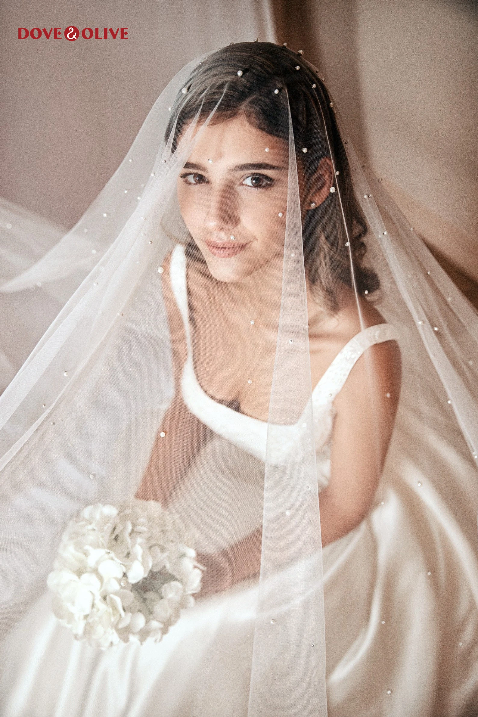 Pearl Wedding Veil Chapel & Cathedral Lengths Drop Veil Scattered Pearl Blusher Veil One Layer
Pearl Wedding Veil Chapel & Cathedral Lengths Drop Veil Scattered Pearl Blusher Veil One Layer