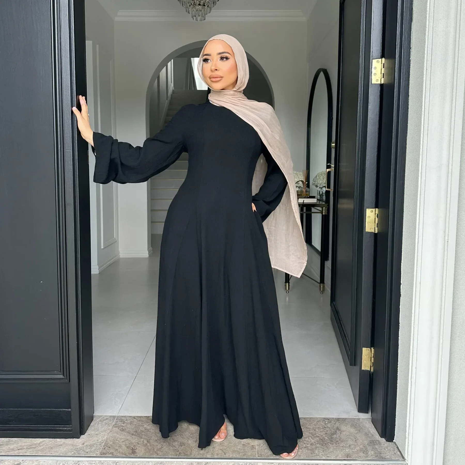 2025 New Muslim Dress for Women Dubai Turkey Black Abaya Plain Back Strap Adjustment Dresses Islam Modest Robe Islamic Clothing
2025 New Muslim Dress for Women Dubai Turkey Black Abaya Plain Back Strap Adjustment Dresses Islam Modest Robe Islamic Clothing