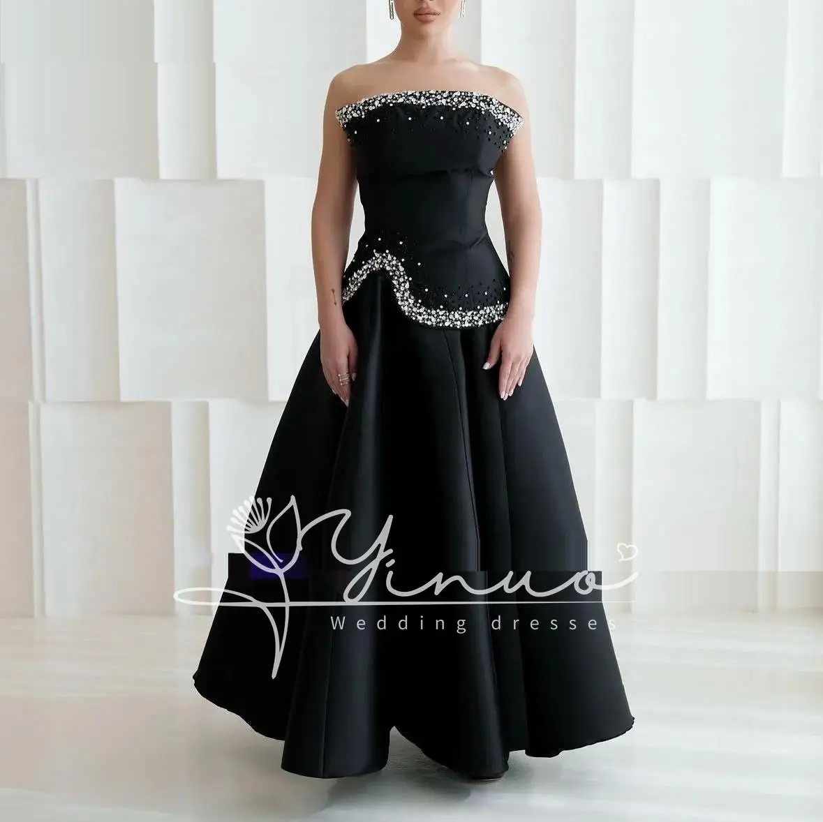 customized Prom Dresses Satin Evening Dress Beaded Crystals Strapless Sleeveles Saudi Arabia Wedding Party Dress2025
customized Prom Dresses Satin Evening Dress Beaded Crystals Strapless Sleeveles Saudi Arabia Wedding Party Dress2025
