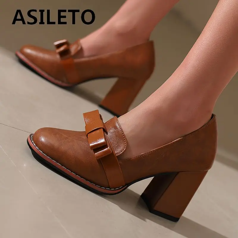 ASILETO Vintage Female Pumps Square Toe Chunky High Heels 9cm Slip On Bowknot Mixed Color Big Size 46 47 48 Office Lady Shoes
ASILETO Vintage Female Pumps Square Toe Chunky High Heels 9cm Slip On Bowknot Mixed Color Big Size 46 47 48 Office Lady Shoes