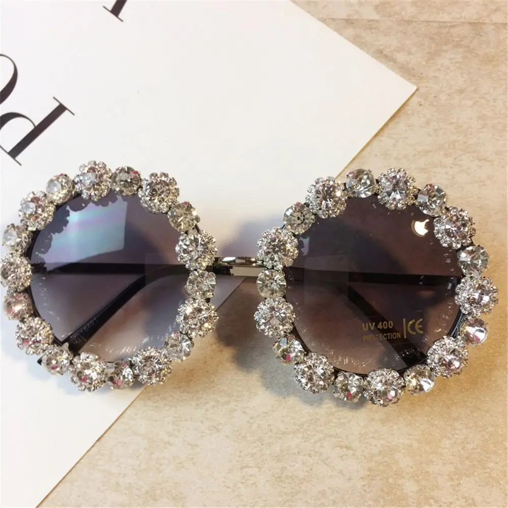 Rhinestone Decor Bling Sunglasses Elegant UV400 Protection Gradient Lens Shades Round Frame Sun Glasses for Women & Men
Rhinestone Decor Bling Sunglasses Elegant UV400 Protection Gradient Lens Shades Round Frame Sun Glasses for Women & Men