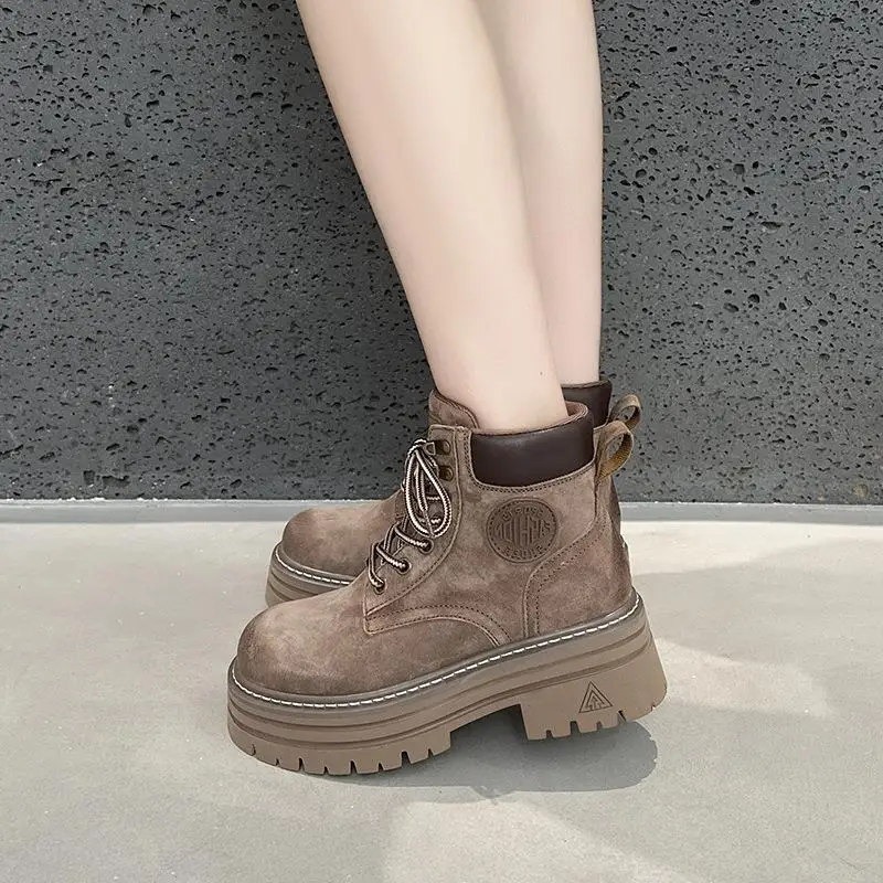 Genuine Leather Boots Women's New Style Thick Bottom Short Boots British Style Large Yellow Boots Waterproof Rubber Sole
Genuine Leather Boots Women's New Style Thick Bottom Short Boots British Style Large Yellow Boots Waterproof Rubber Sole