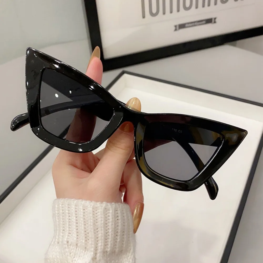 Fashion Big Frame Cat Eye Sunglasses Punk Vintage Leopard Print Eyewear UV400 Lightweight Wide Legs Sun Glasses Selfie
Fashion Big Frame Cat Eye Sunglasses Punk Vintage Leopard Print Eyewear UV400 Lightweight Wide Legs Sun Glasses Selfie