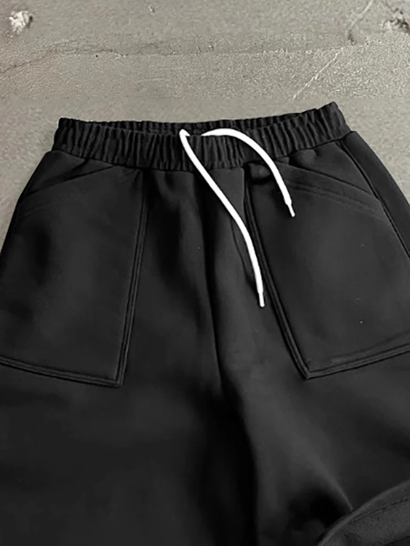 Men's Summer Casual Sports Shorts, Black with Simple Pocket Design
Men's Summer Casual Sports Shorts, Black with Simple Pocket Design
