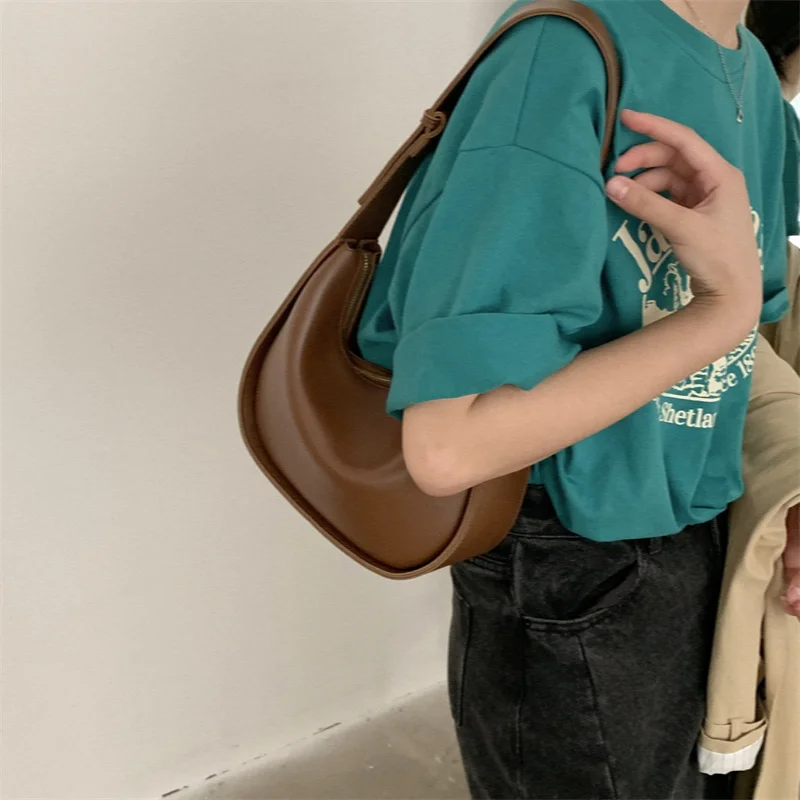 New Retro Saddle Bag High-end and Elegant Women's Shoulder Bag Female Underarm Bag Small Crossbody Bag Khaki/Coffee/Brown/Black
New Retro Saddle Bag High-end and Elegant Women's Shoulder Bag Female Underarm Bag Small Crossbody Bag Khaki/Coffee/Brown/Black