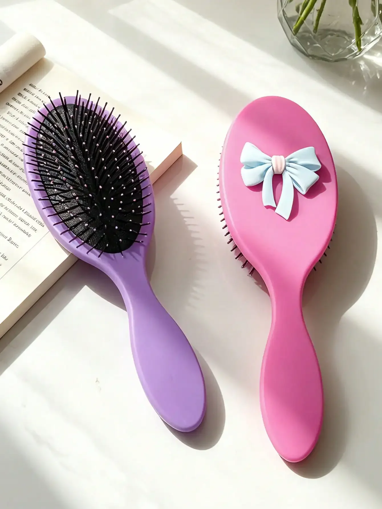 1pc Candy Color Massage Hair Brush With Cute Bow, Soft Air Cushion Scalp Massager Comb, Heat Resistant Styling Brush
1pc Candy Color Massage Hair Brush With Cute Bow, Soft Air Cushion Scalp Massager Comb, Heat Resistant Styling Brush