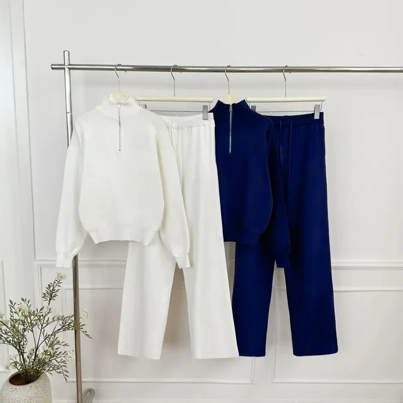 2025 Fashion Casual Knitted Suit Two-piece Sports Suit Stand-up Collar Half Zipper Top Wide-leg Pants Foreign Trade
2025 Fashion Casual Knitted Suit Two-piece Sports Suit Stand-up Collar Half Zipper Top Wide-leg Pants Foreign Trade