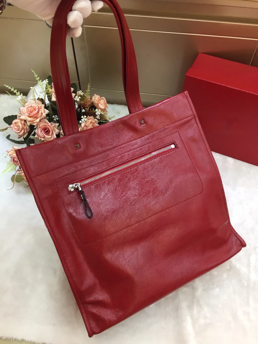 Spring/Summer 2026 Large Capacity Women's Tote Bag Fashionable Shoulder Shopping Bag Versatile for Commuting
Spring/Summer 2026 Large Capacity Women's Tote Bag Fashionable Shoulder Shopping Bag Versatile for Commuting