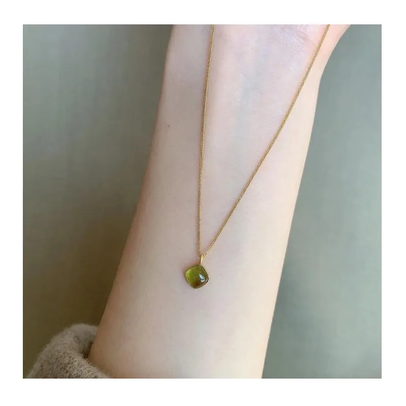 New Chinese Tourmaline Small Square Necklace Women's Niche Design Light Luxury High Sense Fashion Versatile Retro Collarbone Cha
New Chinese Tourmaline Small Square Necklace Women's Niche Design Light Luxury High Sense Fashion Versatile Retro Collarbone Cha
