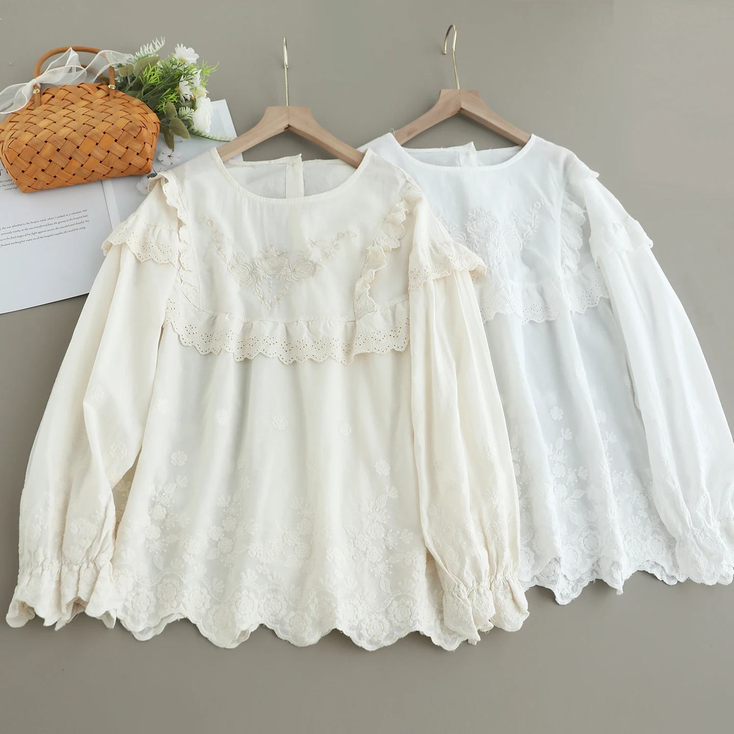 Japanese Sweet Mori Girl Lace Embroidery Cotton Shirts Women Autumn New Solid Color O-Neck Long Sleeve Casual Loose Blouse Tops
Japanese Sweet Mori Girl Lace Embroidery Cotton Shirts Women Autumn New Solid Color O-Neck Long Sleeve Casual Loose Blouse Tops