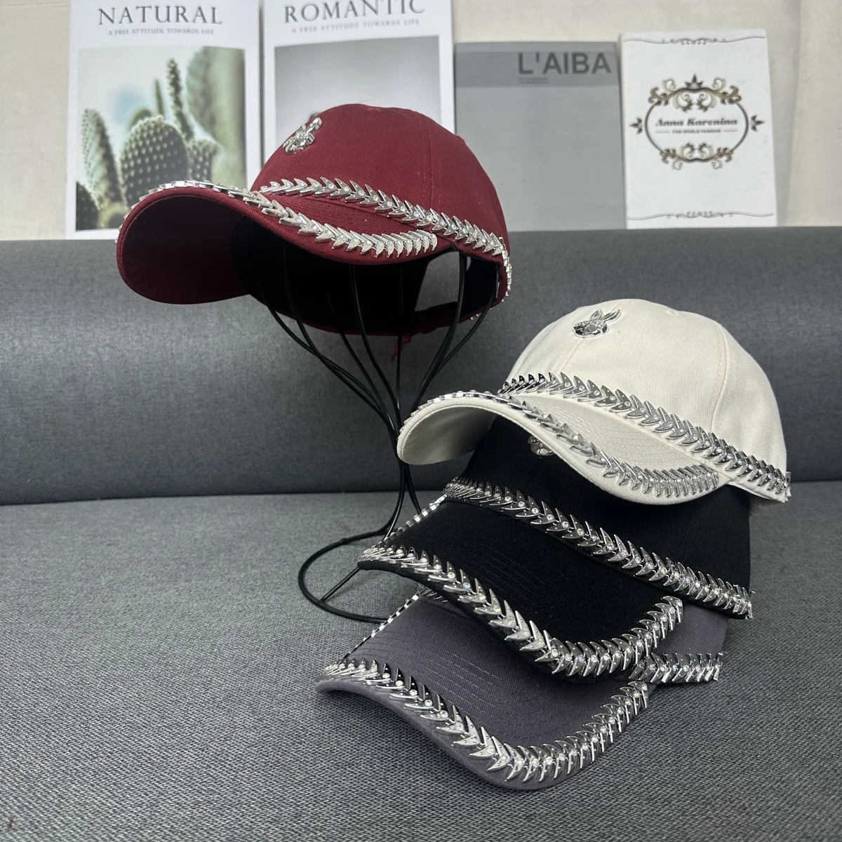 New baseball cap original design fashionable spring and summer hat handmade inlaid chain casual cap
New baseball cap original design fashionable spring and summer hat handmade inlaid chain casual cap