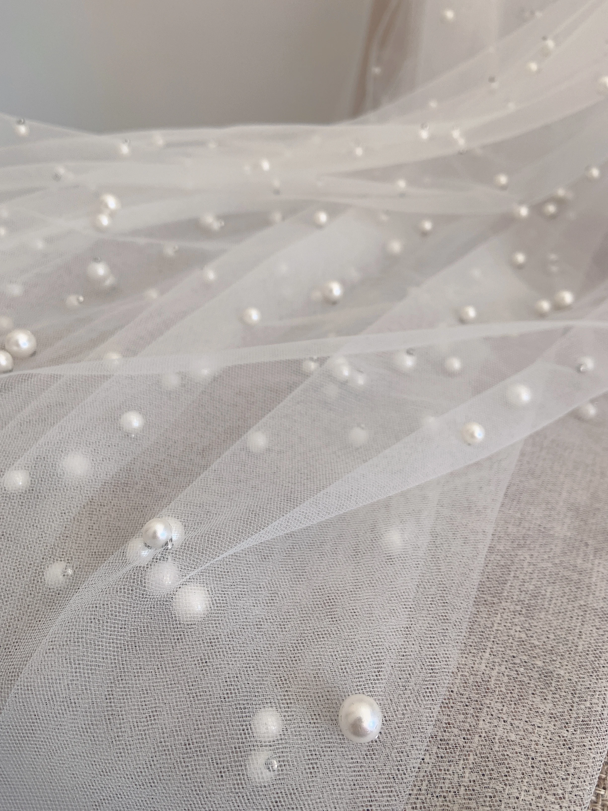 5 ярдов белого тюля с жемчужными бусинами для длинной фаты, кружева, свадебного платья, декора для вечеринки, одежды своими руками
5 ярдов белого тюля с жемчужными бусинами для длинной фаты, кружева, свадебного платья, декора для вечеринки, одежды своими руками