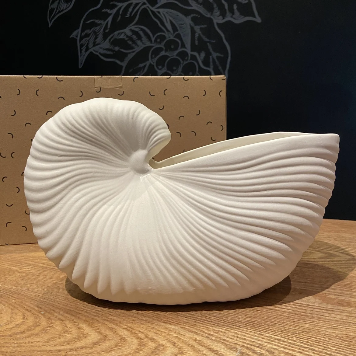Soft decoration accessories, shell vases, home living room decoration, storage, sample room, high-end tabletop decorations
Soft decoration accessories, shell vases, home living room decoration, storage, sample room, high-end tabletop decorations