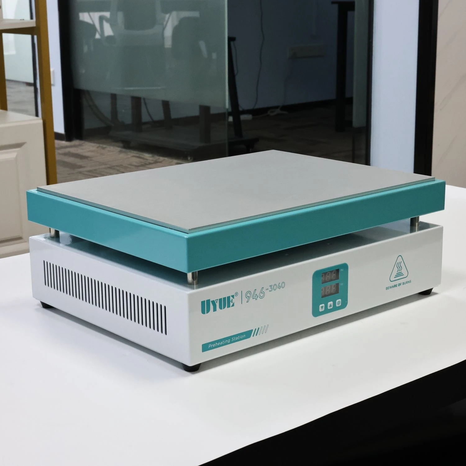 UYUE 946-3040 300 мм * 400 мм Станция предварительного нагрева для микросхем, планшетных ПК, ремонта телефонов Предварительный нагрев Ремонт BGA
UYUE 946-3040 300 мм * 400 мм Станция предварительного нагрева для микросхем, планшетных ПК, ремонта телефонов Предварительный нагрев Ремонт BGA