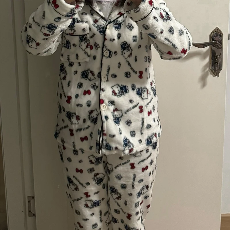 Kawaii Hello Kitty Flannel Pajama Set Women White All Over Cartoon Print Lapel Button Up Long Sleeve Sleepwear Pocket Plush Soft
Kawaii Hello Kitty Flannel Pajama Set Women White All Over Cartoon Print Lapel Button Up Long Sleeve Sleepwear Pocket Plush Soft