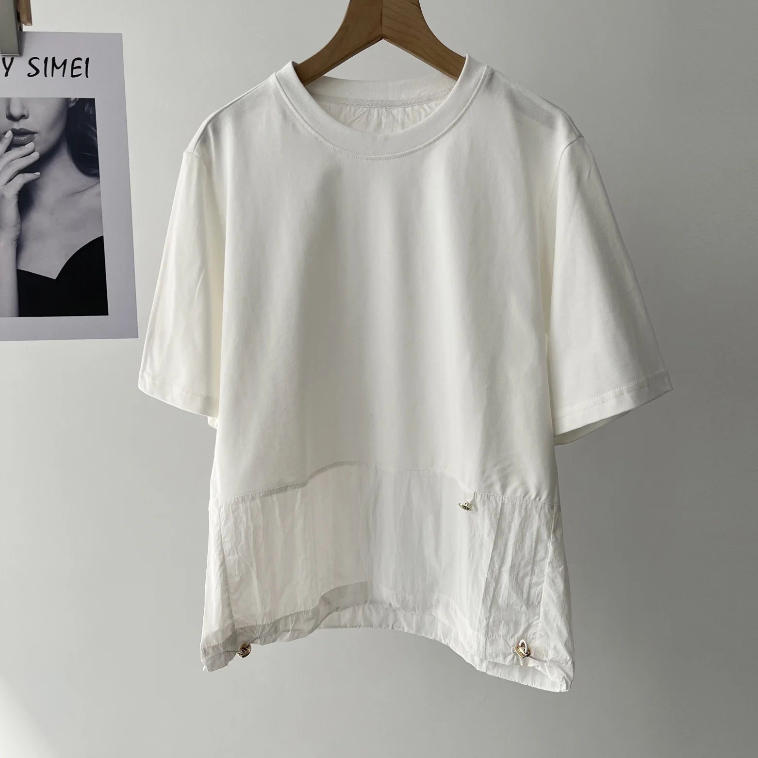 Spring and summer women's simple and comfortable cotton round neck splicing white short-sleeved T-shirt top 067-0288
Spring and summer women's simple and comfortable cotton round neck splicing white short-sleeved T-shirt top 067-0288