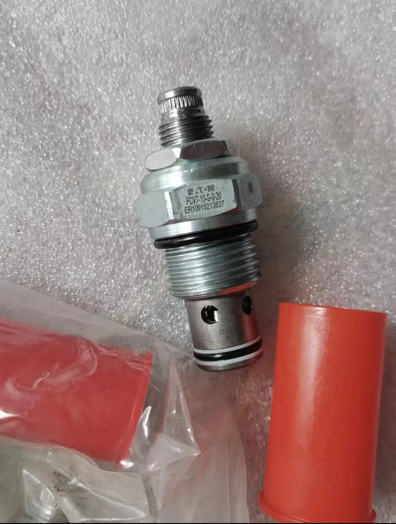 Eaton plug-in valve throttle valve FCV7-10-S-0-20
Eaton plug-in valve throttle valve FCV7-10-S-0-20