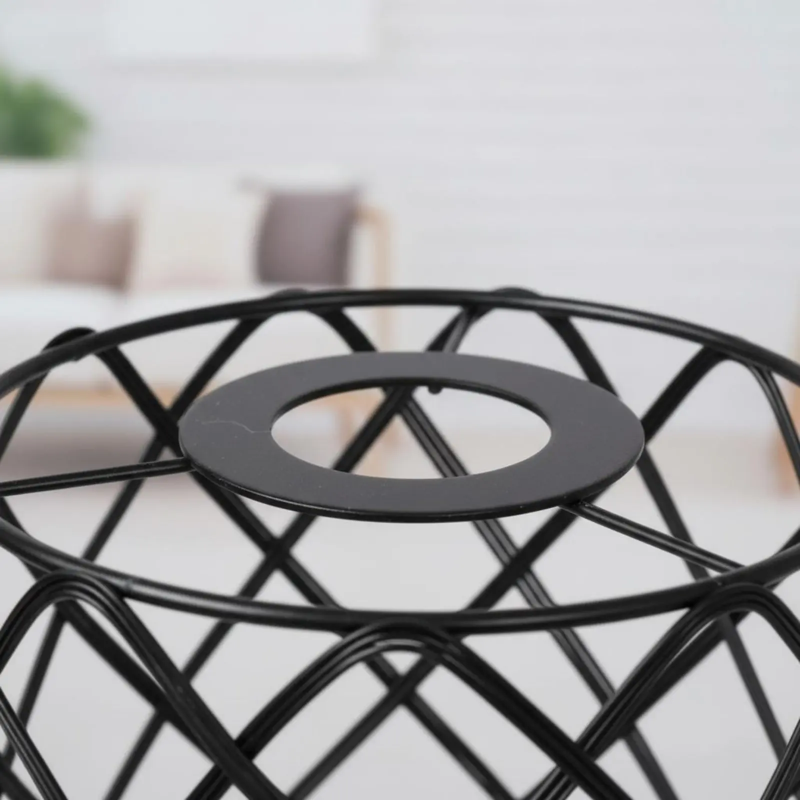 Black Wire Lamp Shade Easy to Install E14 Hanging Light Shade Industrial Lamp Guard Open Bottom Lighting Accessory
Black Wire Lamp Shade Easy to Install E14 Hanging Light Shade Industrial Lamp Guard Open Bottom Lighting Accessory