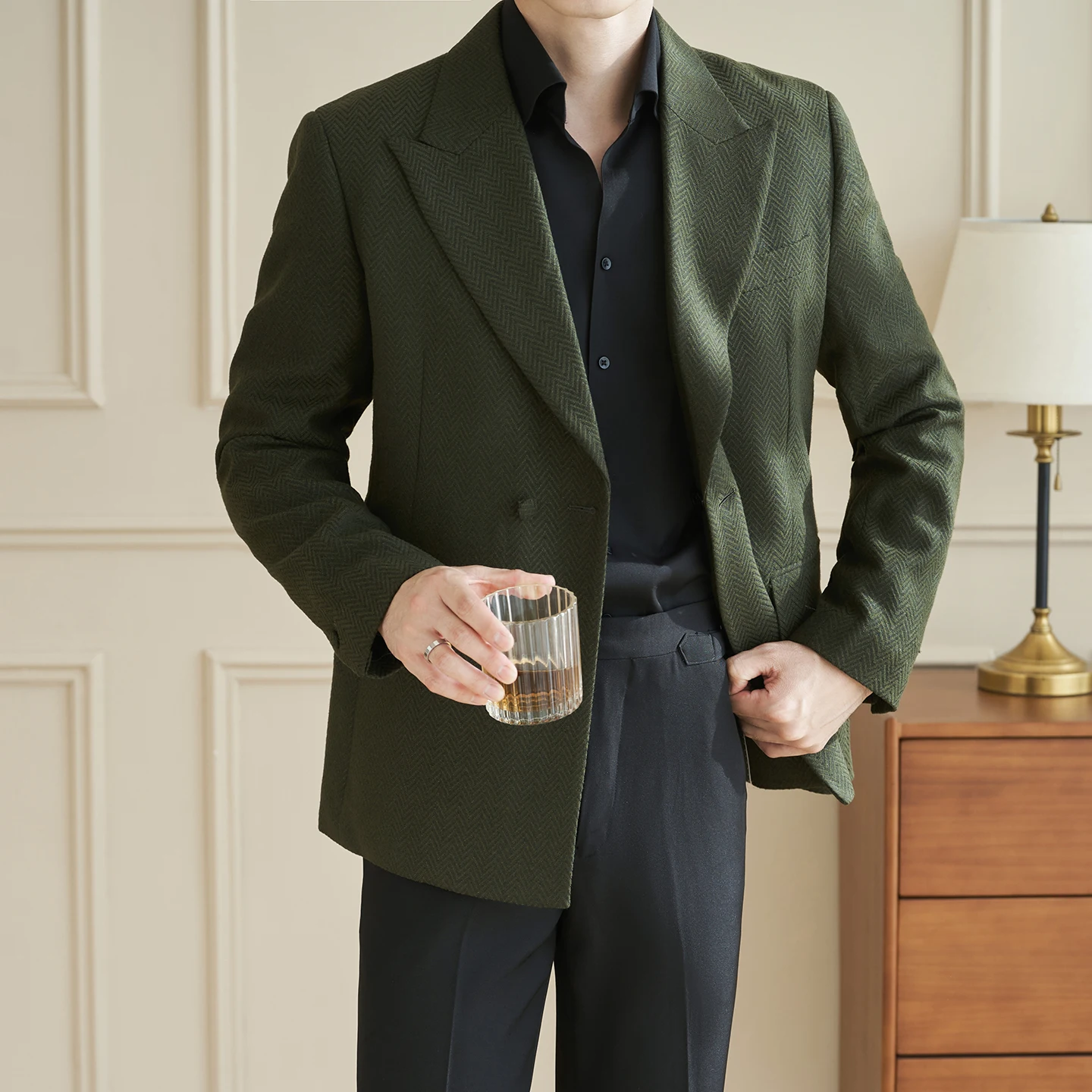 Черный/зеленый пиджак Hombre, осенне-зимний высококачественный тканевый пиджак с узором «елочка» на одной пуговице, мужские пиджаки, облегающая повседневная куртка
Черный/зеленый пиджак Hombre, осенне-зимний высококачественный тканевый пиджак с узором «елочка» на одной пуговице, мужские пиджаки, облегающая повседневная куртка