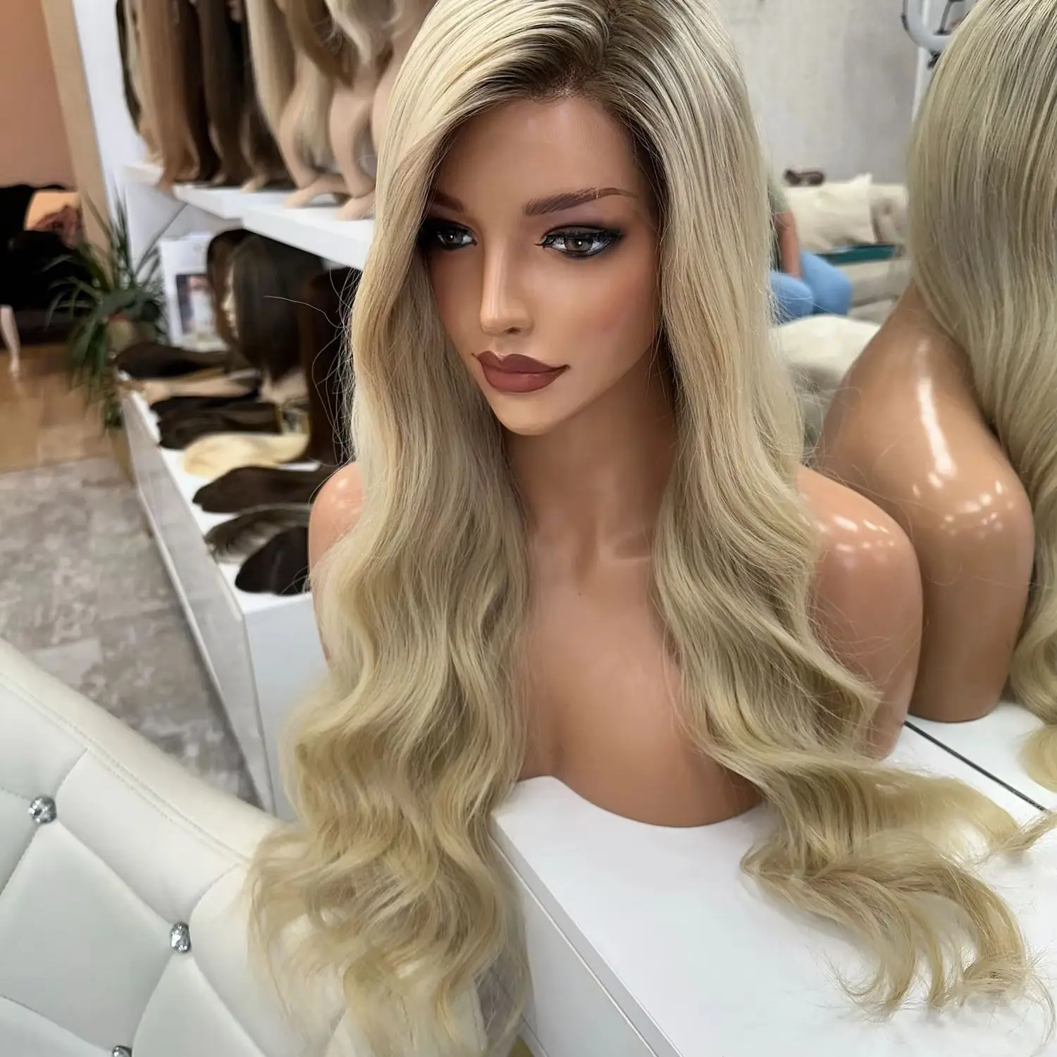 Платиновый пепельно-русый мелирование парик спереди, длинный волнистый синтетический парик из мягкого волокна, натуральный реалистичный вид, парик для волос для женщин
Платиновый пепельно-русый мелирование парик спереди, длинный волнистый синтетический парик из мягкого волокна, натуральный реалистичный вид, парик для волос для женщин