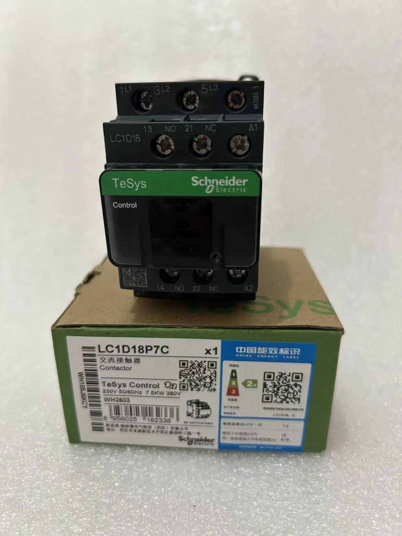LC1D18 LC1D18P7 LC1D18P7C contactor - 3P(3 NO) - AC-3 - = 440 V 18 A - 230 V AC coil
LC1D18 LC1D18P7 LC1D18P7C contactor - 3P(3 NO) - AC-3 - = 440 V 18 A - 230 V AC coil