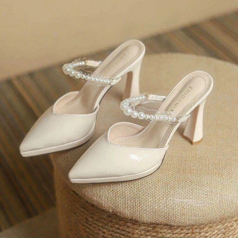 Women Slippers Temperament Pointed High Heeled Sandal Quality Patent Leather High-heel Slippers Luxury Pearl Banquet Dress Heels
Women Slippers Temperament Pointed High Heeled Sandal Quality Patent Leather High-heel Slippers Luxury Pearl Banquet Dress Heels