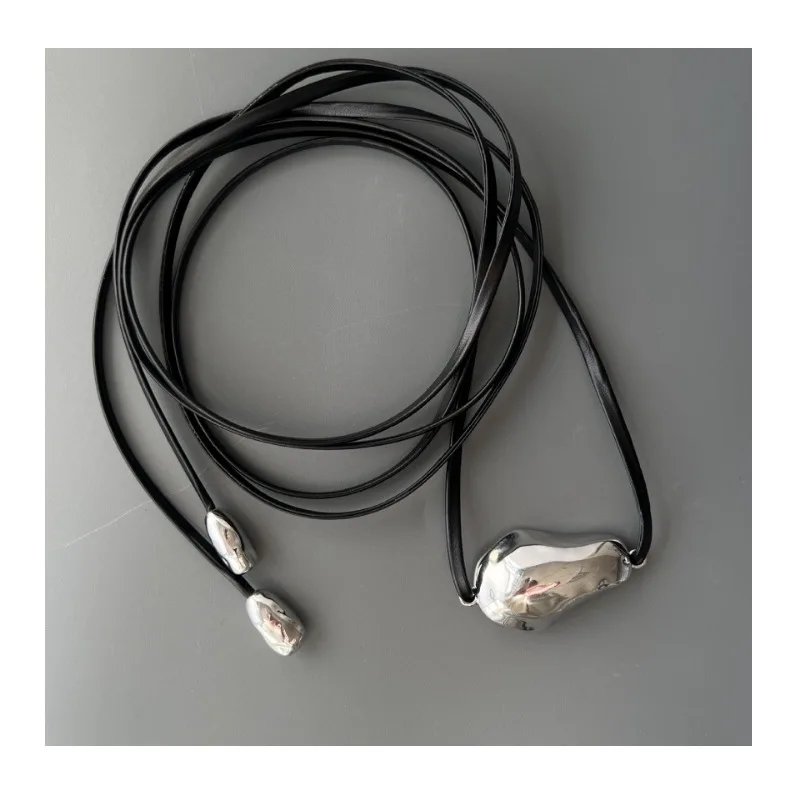 Spanish Asymmetric Pear-shaped Necklace Multi-wear Versatile Simple Artificial Leather Black Rope Super Long Sweater Chain
Spanish Asymmetric Pear-shaped Necklace Multi-wear Versatile Simple Artificial Leather Black Rope Super Long Sweater Chain