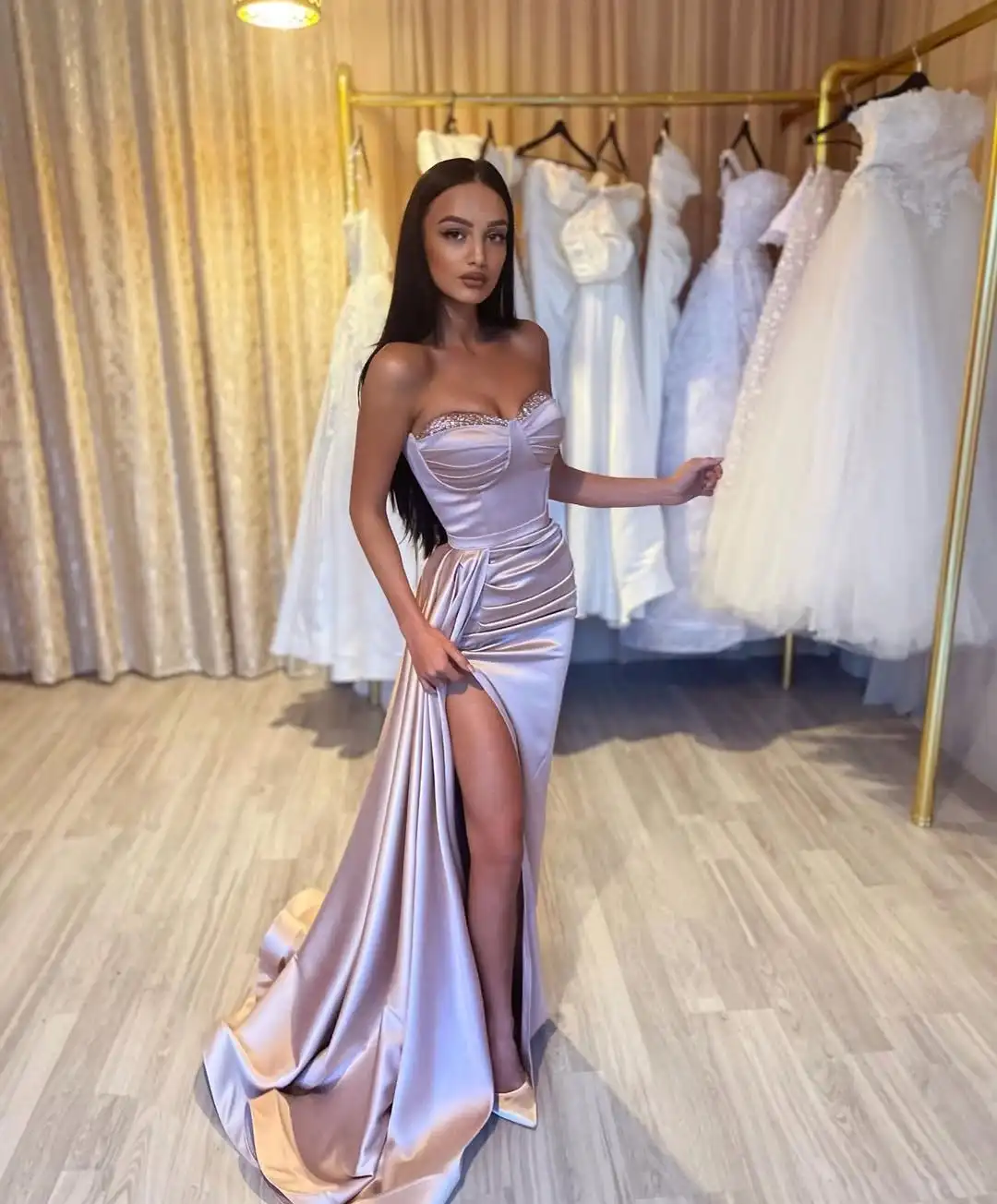 Customized Temperament Satin Straight Sequined Evening Dresses Strapless Sleeveless Panel Train Special Occasion Gowns
Customized Temperament Satin Straight Sequined Evening Dresses Strapless Sleeveless Panel Train Special Occasion Gowns