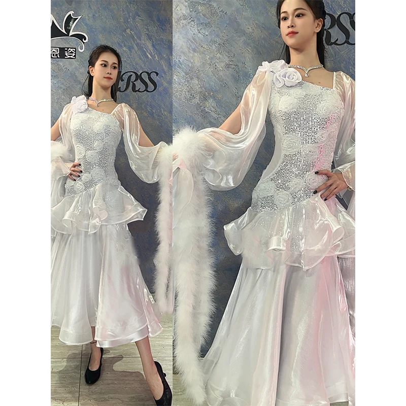 2026 White Ballroom Dance Competition Dress Women Waltz Dance Costumes Feather Sequin High End Prom Dress Performance Wear 18420
2026 White Ballroom Dance Competition Dress Women Waltz Dance Costumes Feather Sequin High End Prom Dress Performance Wear 18420