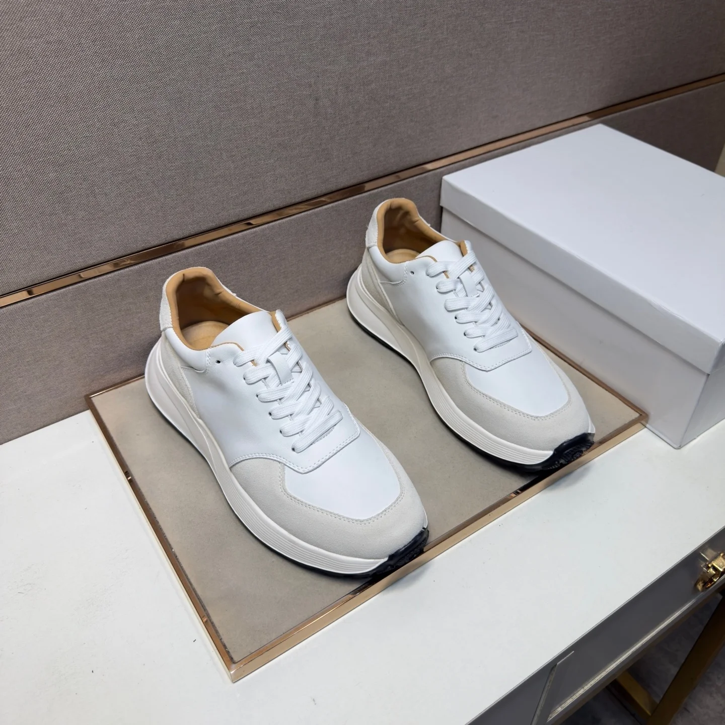 Luxury Brand Men's Commuter Footwear Casual Sneakers Hiking Shoes Outdoor Footwear Upper Suede Genuine Leather Paneling
Luxury Brand Men's Commuter Footwear Casual Sneakers Hiking Shoes Outdoor Footwear Upper Suede Genuine Leather Paneling